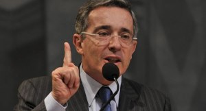 Uribe: El Gobierno ha aceptado igualar a la sociedad civil con el terrorismo