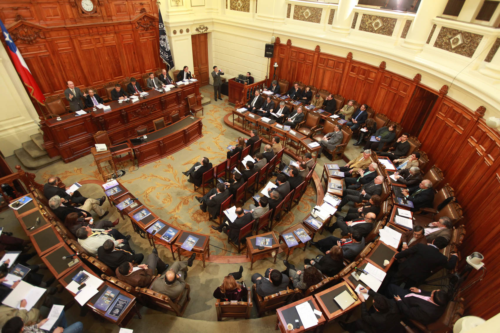Senado chileno apoya propuesta para suspender a Venezuela de la OEA
