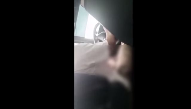 Taxista mexicano se “tocó” frente a pasajera y quedó registrado en video