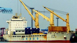 Escándalo en Colombia por un buque chino cargado de armas y explosivos para Cuba