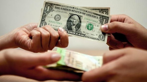Salario mínimo en Venezuela se aproxima a once dólares