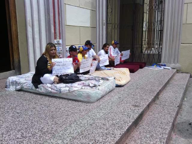 Estudiantes de la ULA se suman a la huelga de hambre (Fotos)
