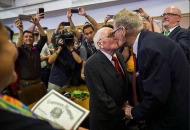 ¡Aquí hay amor! Viejitos de 80 años son los primeros en casarse en Dallas, EEUU