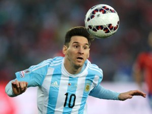 Hermano de Messi llama “mediocres” a los críticos del jugador