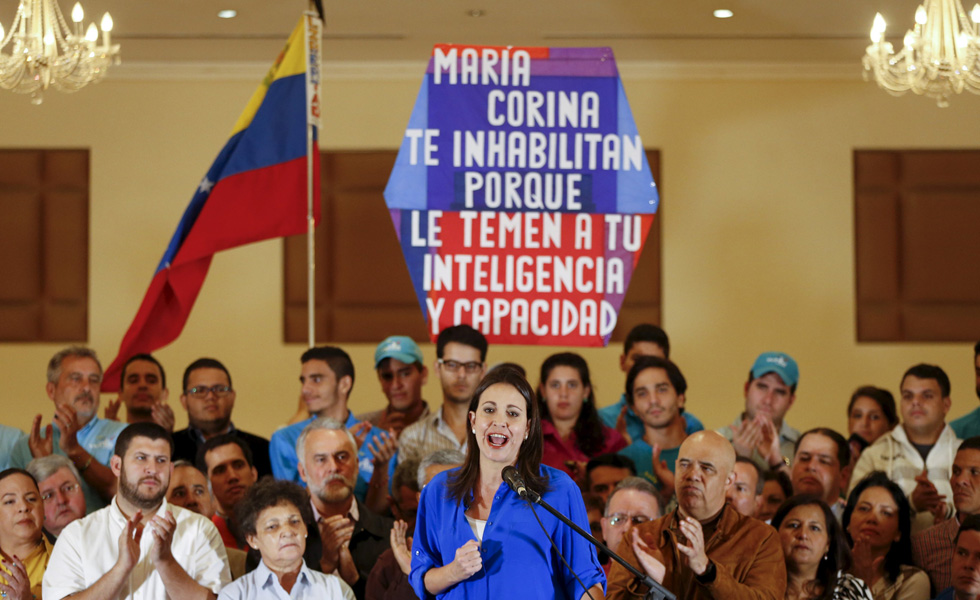 ¿Por qué Maduro inhabilita a los opositores políticos venezolanos?