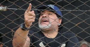 Maradona se cansa de Messi y lo critica duramente