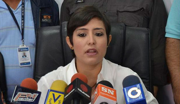 Patricia de Ceballos exhorta al gobierno declarar San Cristóbal en estado de emergencia