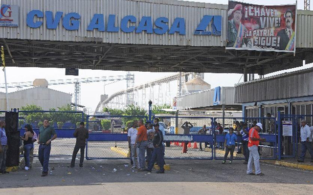 Denuncian que empresas “piratas y de maletín” manejan transporte de trabajadores en CVG-Alcasa