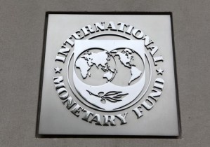 FMI no ve evidencias sólidas de que se avecine una guerra cambiaría
