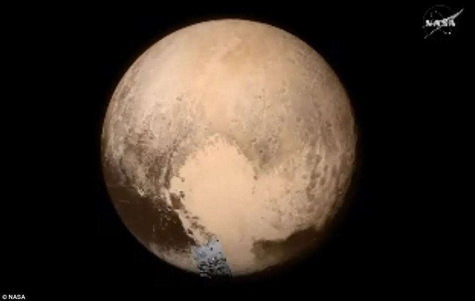 La Nasa descubrió actividad geológica y agua en Plutón (fotos HD +video)
