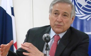 Chile llama a su embajador en Venezuela para informar sobre situación en el país