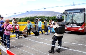 Embajadores de más de veinte países llegan a Cúcuta para conocer efectos de crisis fronteriza con Venezuela