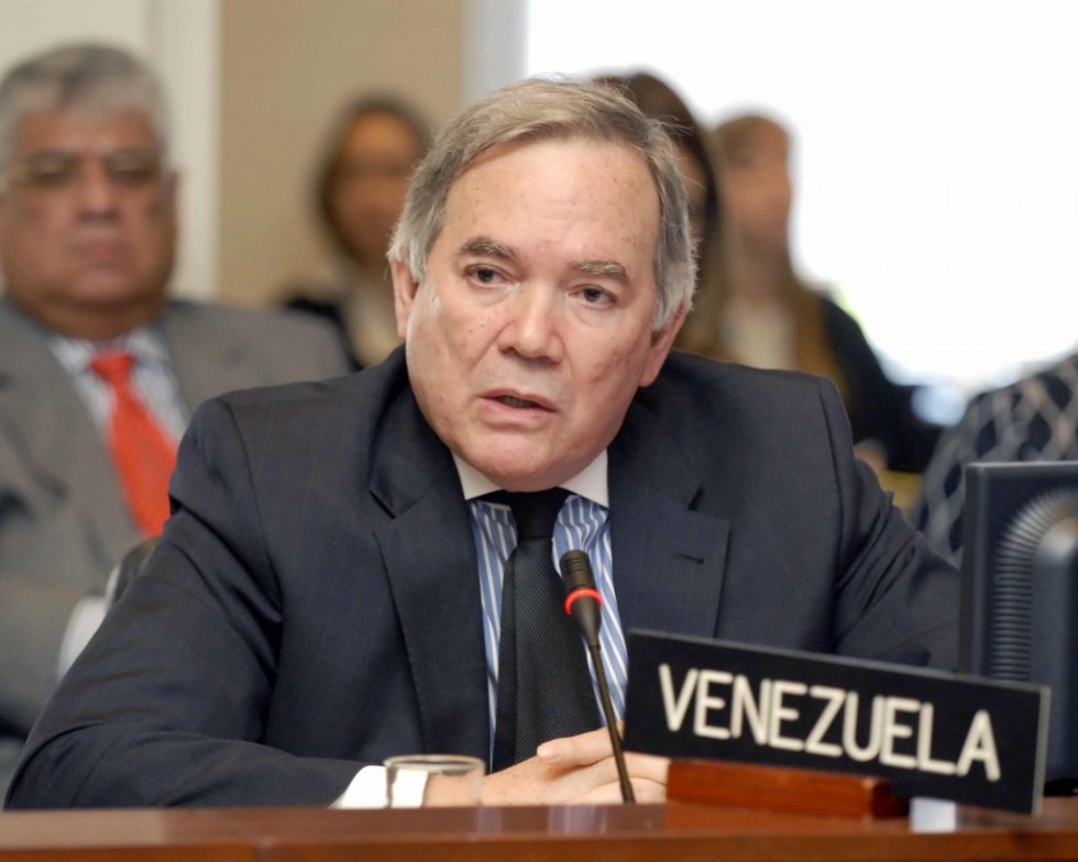 Chaderton dice que aplicar la Carta Democrática a Venezuela es un empeño suicida
