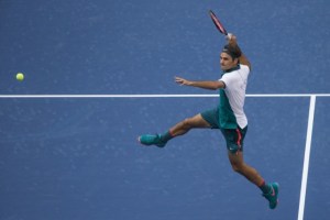 ¡El milagro de Federer! Un punto del suizo levantó a un aficionado de su silla de ruedas (Video + Fotos)
