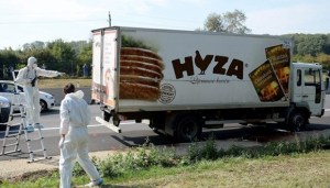 Migrantes hallados en camión en Austria murieron por asfixia