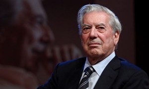 Vargas Llosa deploró “golpe bajo” y dijo desconocer existencia de cuenta offshore
