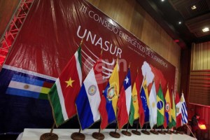 Unasur consulta con cancilleres posible reunión sobre destitución de Rousseff
