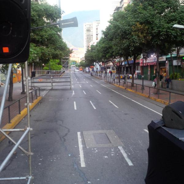 Avenida Élice de Chacao se encuentra cerrada por marcha opositora (FOTO)