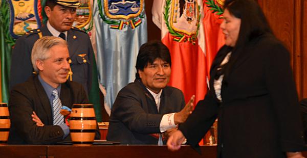 Diputada boliviana prefiere ir a la cárcel que darle la mano a Evo Morales