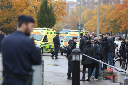 Abatido hombre enmascarado tras ataque a escuela en Suecia