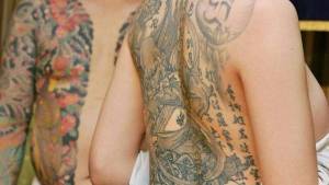 Más del 50 % de los balnearios de Japón no admiten turistas tatuados