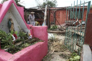 Al menos seis personas murieron en accidentes en México por huracán Patricia