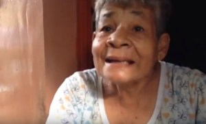 ¡Indignante! Entre aguas negras vive esta abuelita en Valencia (video)