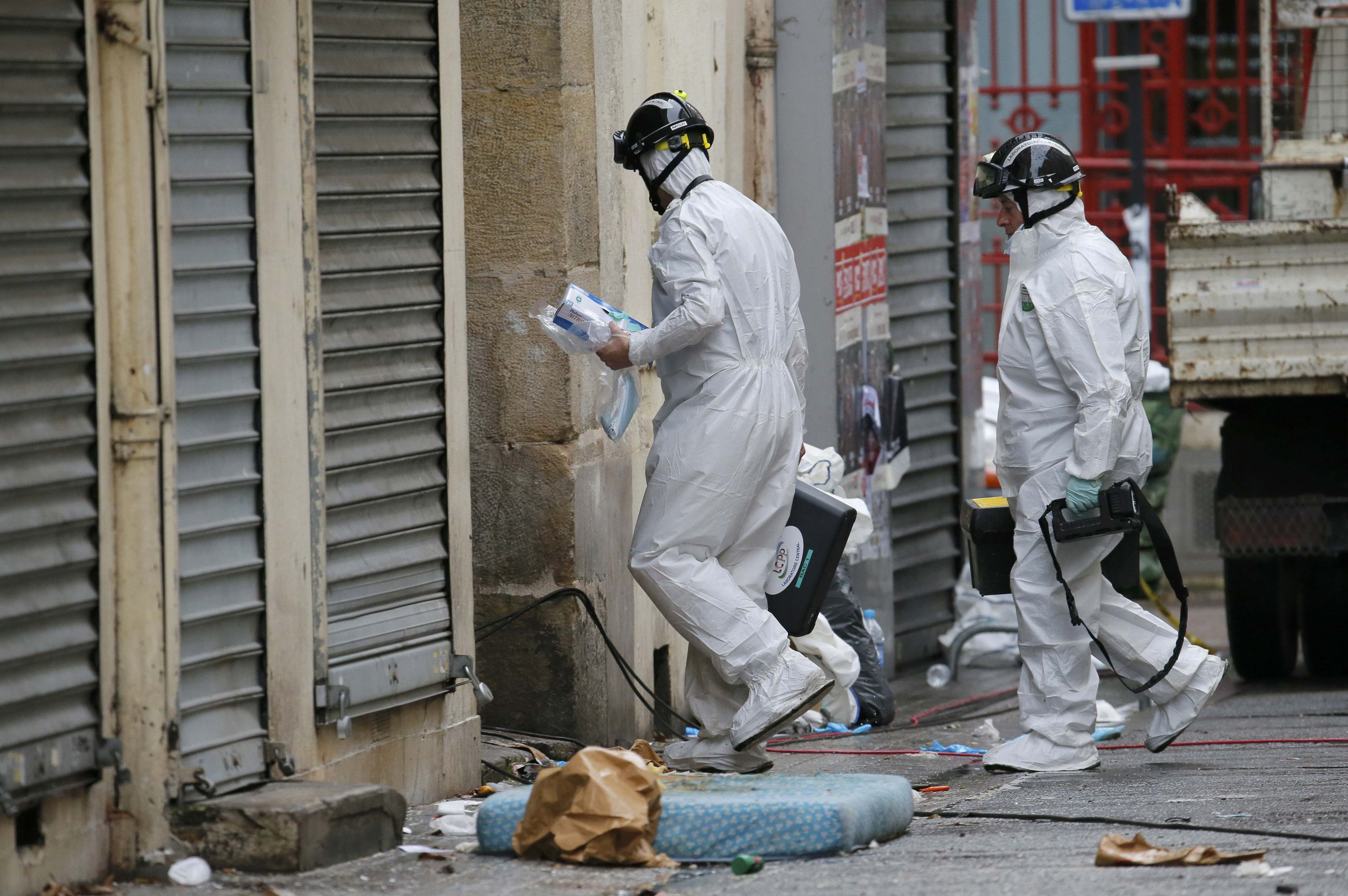 Francia: Terroristas podrían usar armas químicas y biológicas