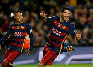 Suárez marca un triplete y supera a Ronaldo entre los goleadores de España