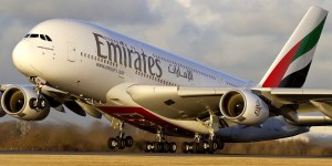 Aerolínea Emirates adapta su tripulación en vuelos a EEUU tras decreto de Trump