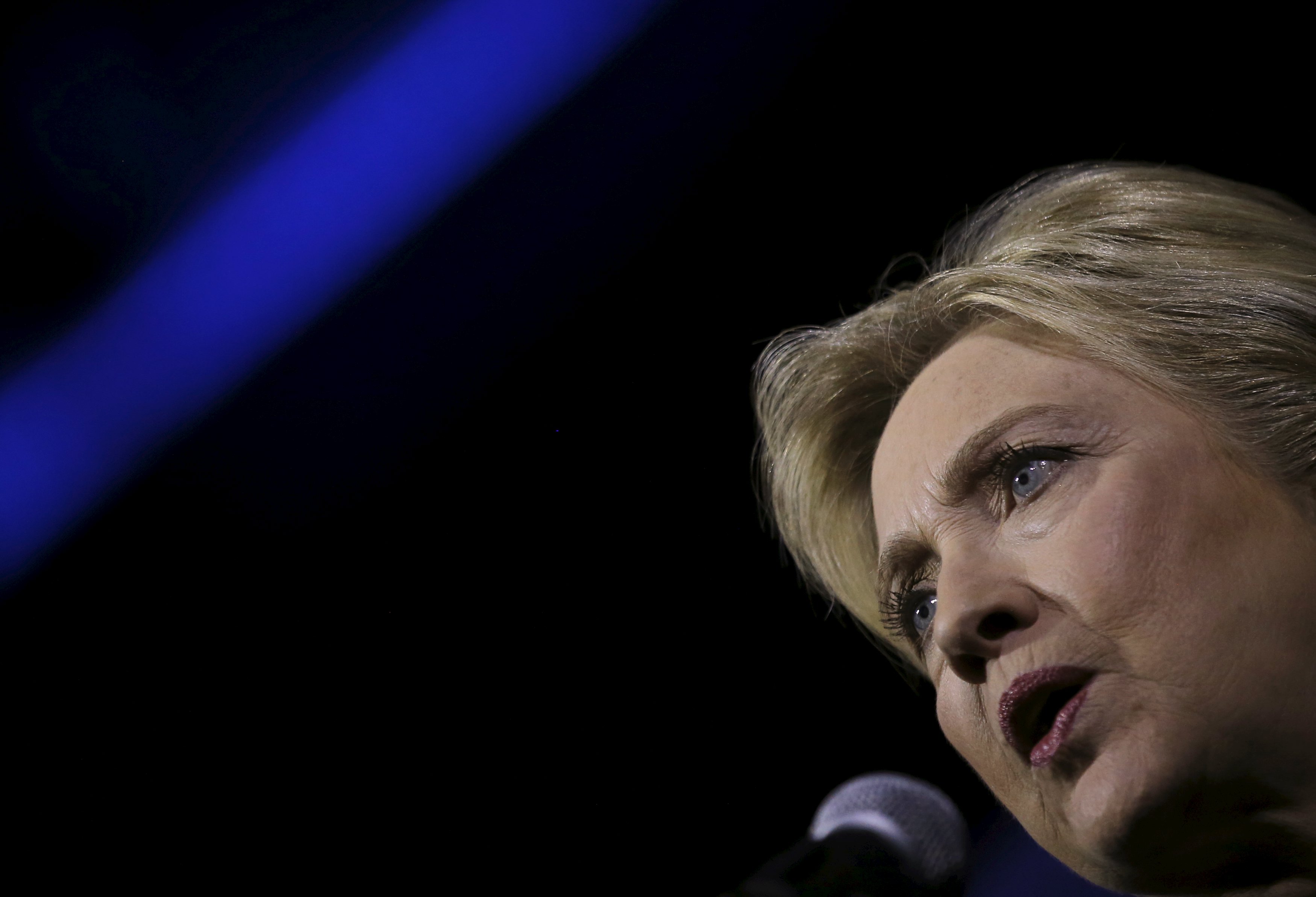 Hillary Clinton promete crear una oficina dedicada a temas migratorios