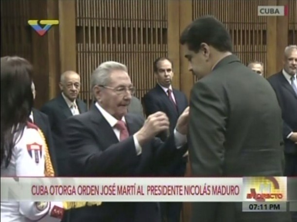 Raúl Castro otorgó a Maduro la Orden José Martí
