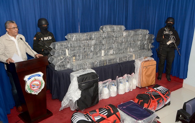 Privados de libertad los tres sargentos de la GNB implicados en caso de droga en Dominicana