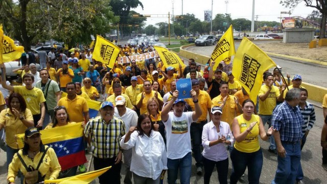 Primero Justicia Aragua marchó hasta sede del CNE en Maracay para exigir activación del revocatorio