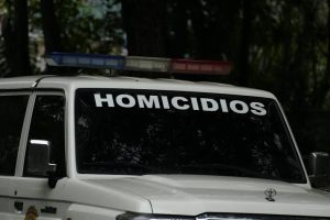 Drama en Aragua: Celosa clavó un cuchillo en el corazón de su esposo tras revisarle el celular