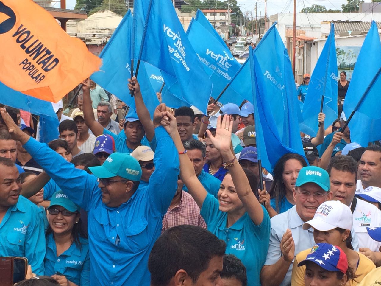 María Corina: Esta ola de presión ciudadana te va a revolcar, Maduro