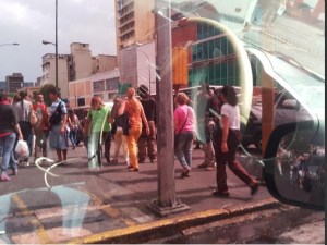 Desalojaron C.C. Metrocenter por supuesta situación de rehenes