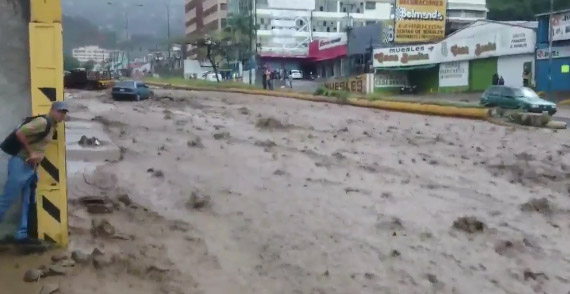 Palo de agua inundó La Yaguara: Metrobús suspende ruta (VIDEO)