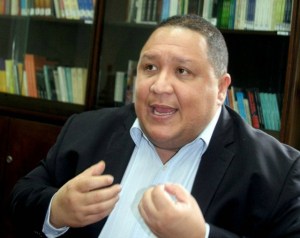 “Alcalde de El Tigre confisca comida de el pueblo mientras ordena menú de represión y gas”