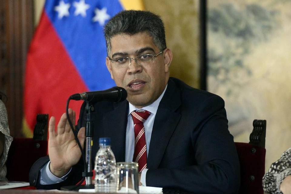 Nuevo Herald: Exvicepresidente de Venezuela aprobó USD 348.000 para viaje de “comisión presidencial”