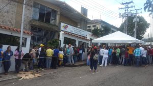 Puntos de validación de firmas en el Táchira están abarrotados este #24Jun