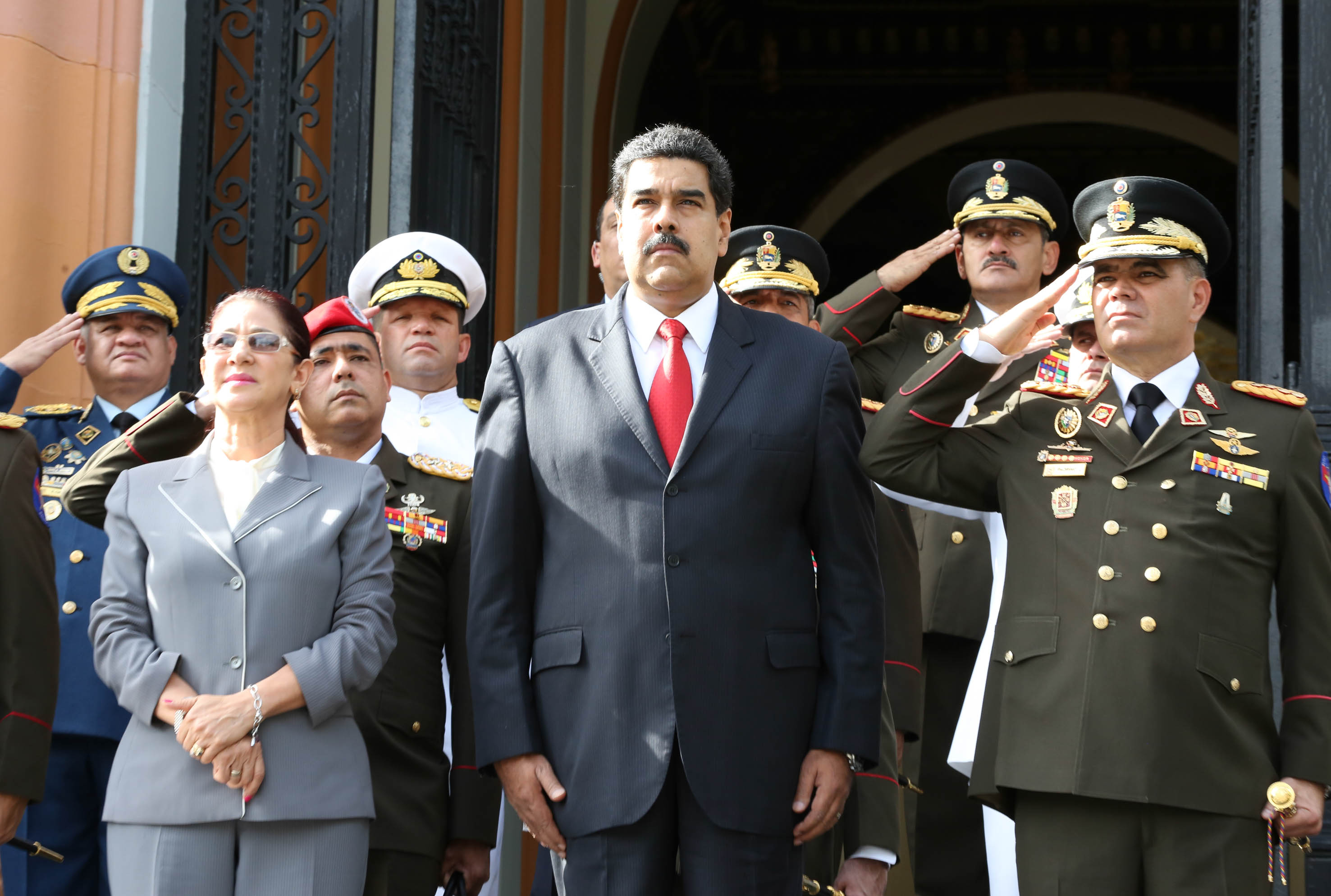Maduro afirma que la Fanb no será sometida por EEUU