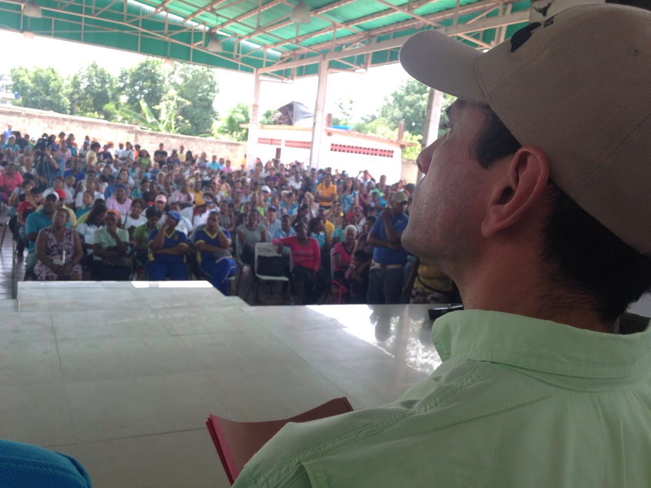 Capriles: El bachaqueo y la escasez se acaban con producción