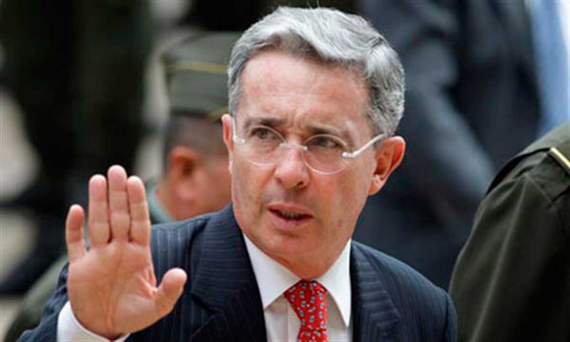 Uribe acudirá a organismos internacionales para denunciar la interceptación de su teléfono por “error”