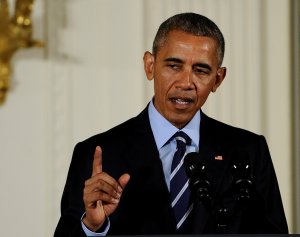 Obama advierte de que Matthew es todavía un “huracán peligroso”