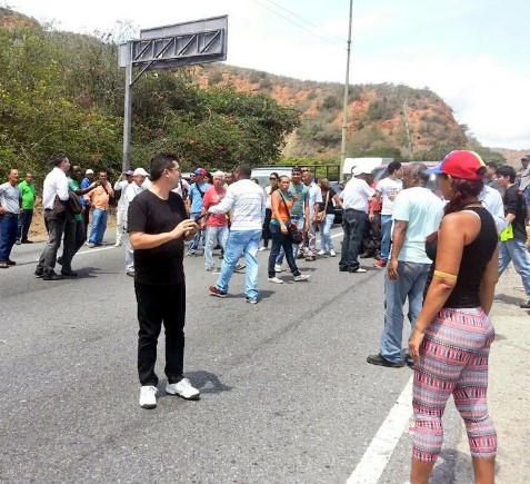 GNB reprimió protesta en la autopista Caracas – La Guaira