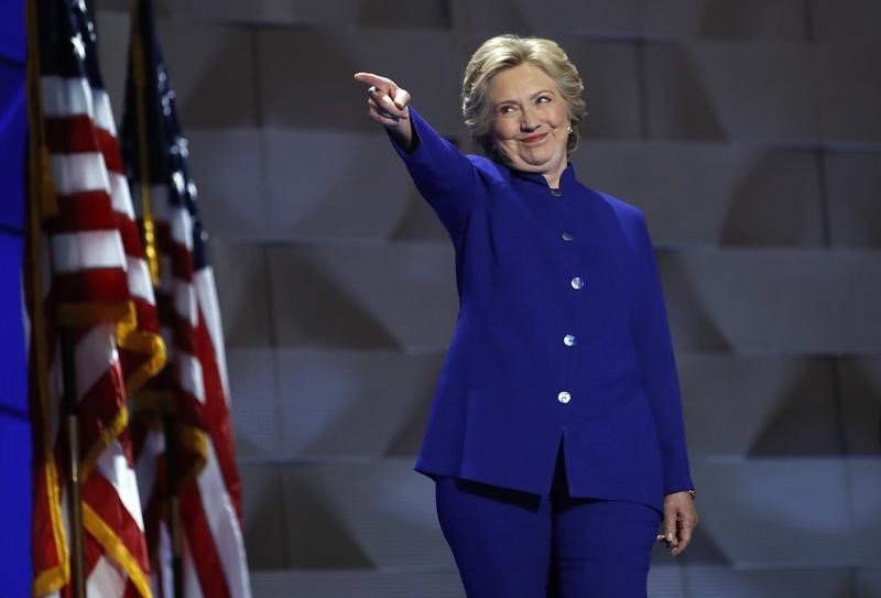 Hillary Clinton toma la bandera demócrata en campaña por la Casa Blanca