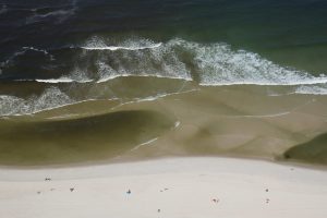 Recomiendan no sumergirse en playas de Río de Janeiro por fuerte contaminación (Fotos)