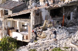 Mira el momento exacto del terremoto en Italia (VIDEOS)
