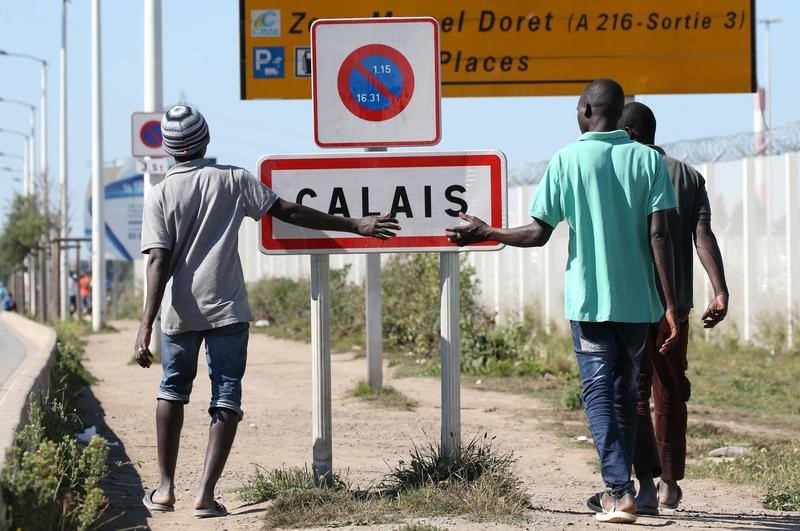 Justicia francesa prohíbe un referéndum local sobre la acogida de migrantes